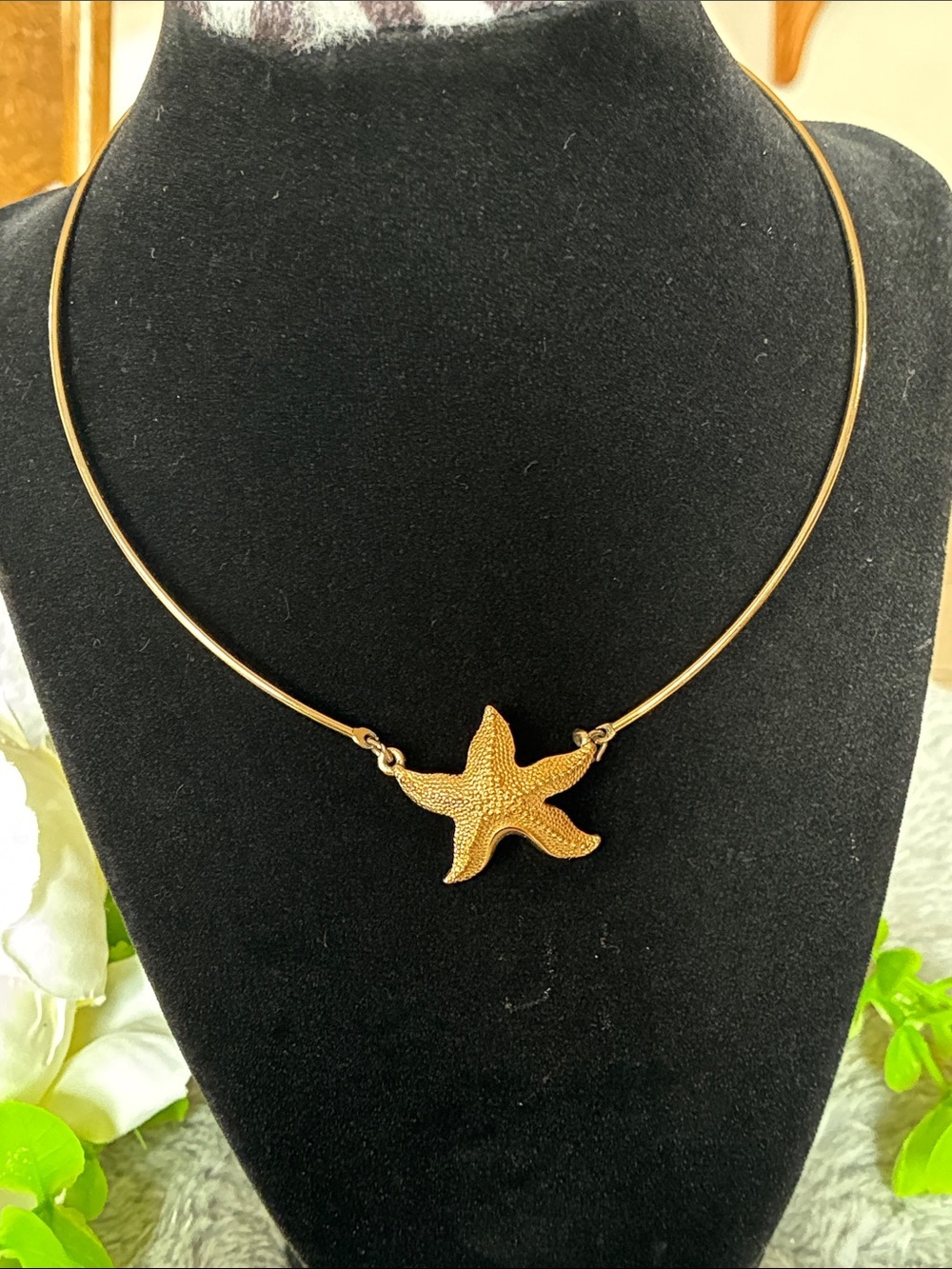 Sarah Coventry Gold Starfish Collar Necklace